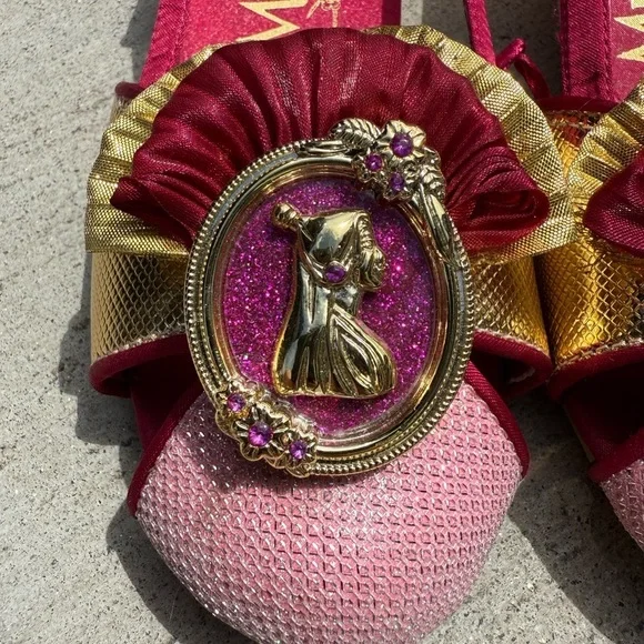 Disney Mulan Red and Pink Heels with Ornate Design - Picture 2 of 8